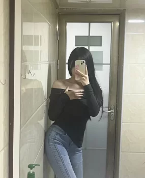 后入很爽的妹子