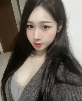 00后刚下海多汁嫩鲍骚逼