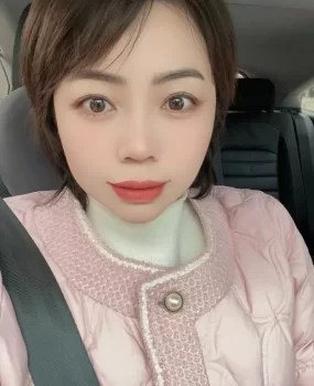 风骚知性年轻美女