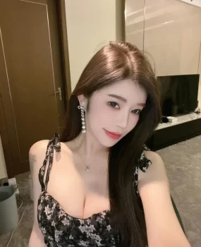 性感大奶嫩妹兼职