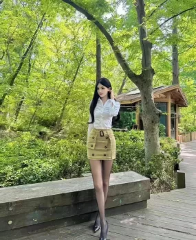 天河长腿性感萌妹子