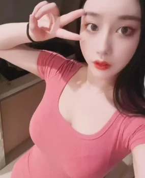 胸大屁股翘的妹妹