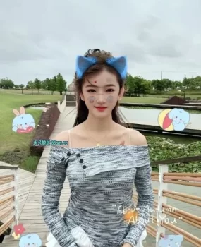 娇小型骚女小艾艾