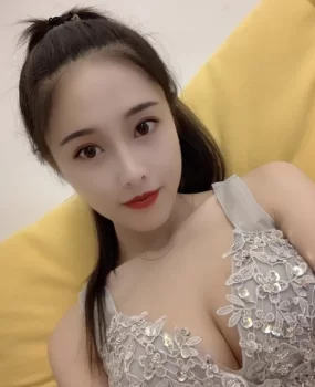 天河邻家小姐姐