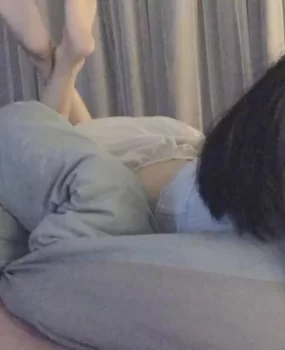 小甜甜 听话配合 身材一流 还能穿白丝