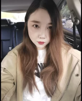 长得比较可爱的美女