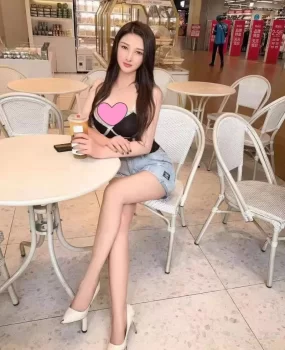 大长腿美女