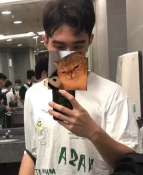 183帅气会魔术小哥哥
