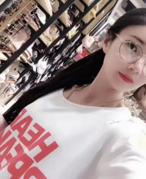 天河万科19岁舞蹈小姐姐，皮肤光滑身材娇小，让你忍不住疼爱