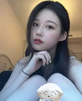 粉嫩多汁小姐姐