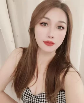 天河区风骚熟女舌吻