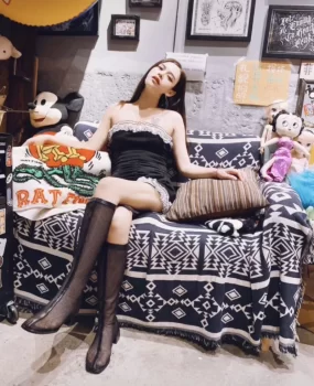 挺年轻的妹子，水特别多