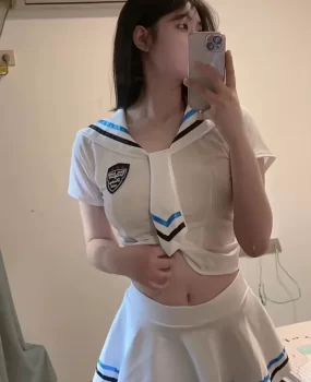 体验制服嫩妹