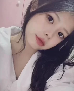 00后工厂小妹