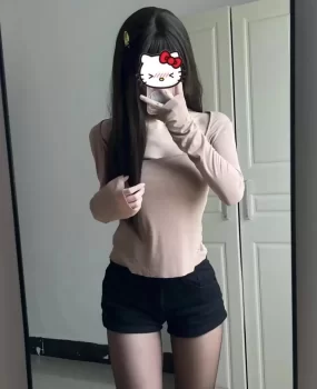 广州长腿黑丝小姐姐