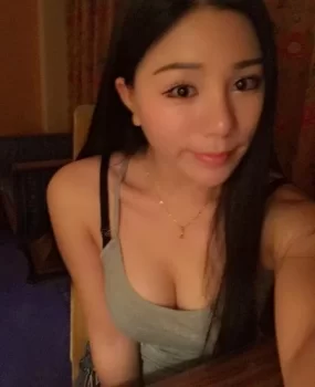 气质大胸年轻妹子
