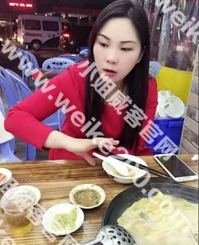 全程莞式萍儿和室友飘雪配合绝顶的双飞，简直是欧美大片