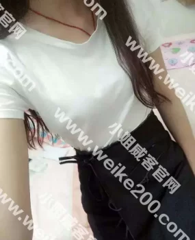 广州学生妹系花兼职人小逼紧