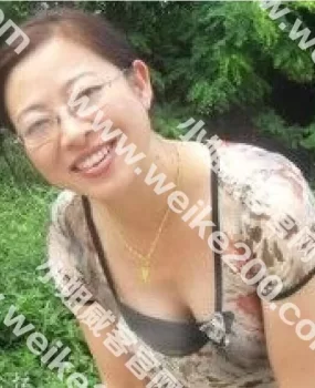 喜欢白袜子的熟女，喜欢的加