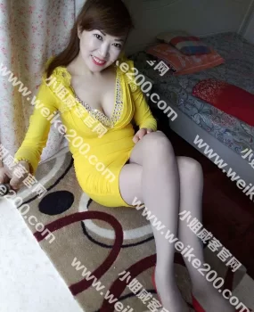 给各位狼友提供一个奶大腿长的极品熟女