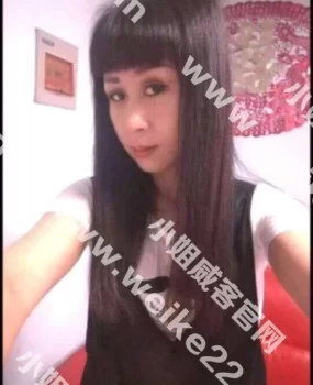 体验欧阳和小雪的激情双飞