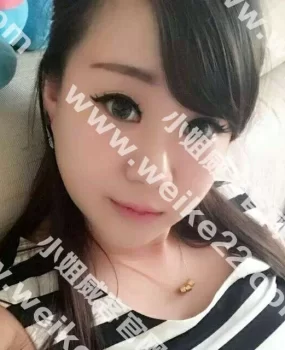 微胖东北妹,颜值高,豪乳惊人。