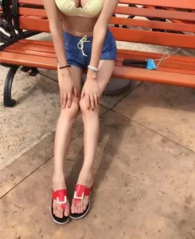 炮打越秀大奶骚逼娜娜