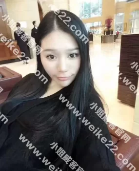 国际范，游走于巴黎和广州的美眉