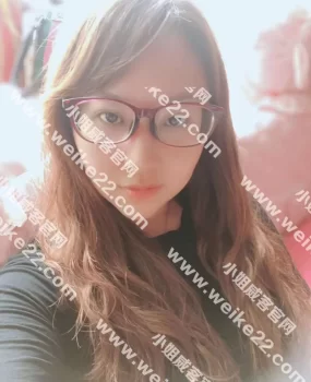 一个少妇眼镜楼凤，超爽