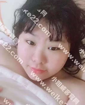 28岁的胖妹妹，奶子大的吓人