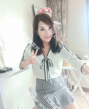 胸大服务好一家庭会所小妞
