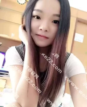 很嫩的98小萝莉，搞得爽喂喂