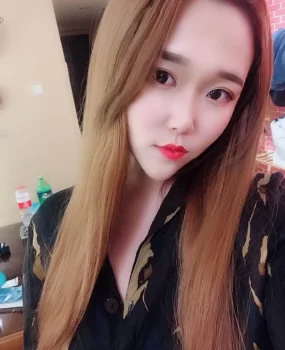 长得像韩国人的妹子，口活超棒