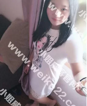 东圃下海不久的00后MM萌萌