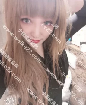 老人了珊珊，个儿高胸大