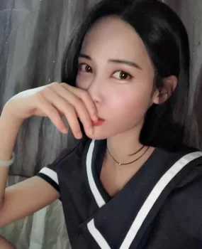 高颜值身娇体柔混血妹子，草起来爽