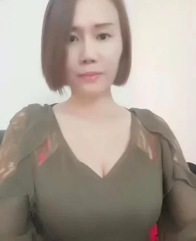 海珠高挑大波熟女