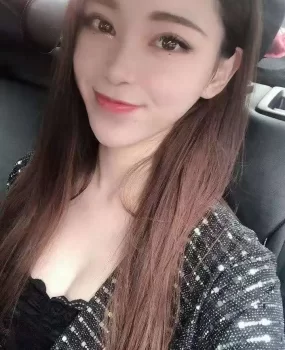 20岁小粉嫩B,奶子大活好