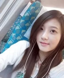 清纯甜美的女生让人脸红心跳!全身吻遍,B紧水多,雪白…