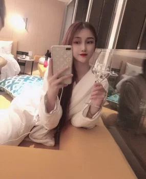 开发没多久的性感美女