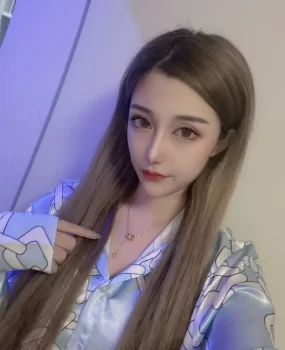 餐厅工作的美女出来做兼职