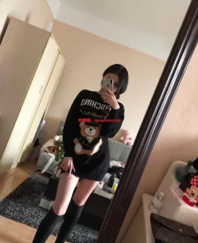 年轻水多，前凸后翘极品mm,气质妖娆，让你想入非非,各种姿势 随意挑战！！