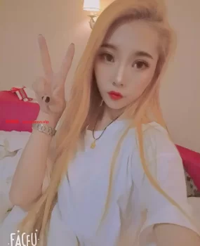 身材火辣小妹妹