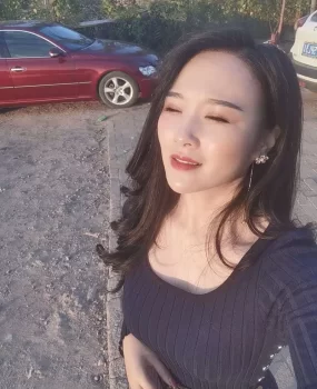 内蒙古美甲妹妹下海做兼职。水多逼紧。身材一线天。