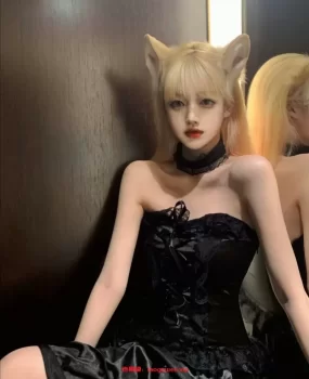 大同刚下水兼职极品学生妹，前凸后翘身材好