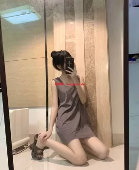 大同刚下水兼职极品学生妹，前凸后翘身材好