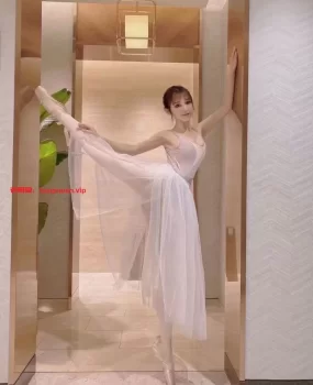 厦门清纯小嫩妹,刚下海不久,还需要各位狼友来开发