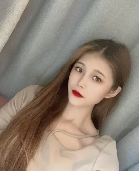 23岁，兼职小野猫，听话又乖巧