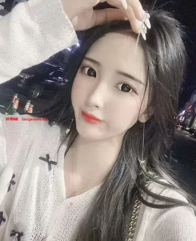 厦门集美99年小嫩妹三点粉嫩，下面又粉又紧水又多