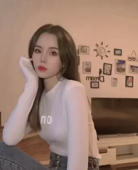 呼和浩特白嫩女神，粉嫩三点气质美女狂操BB